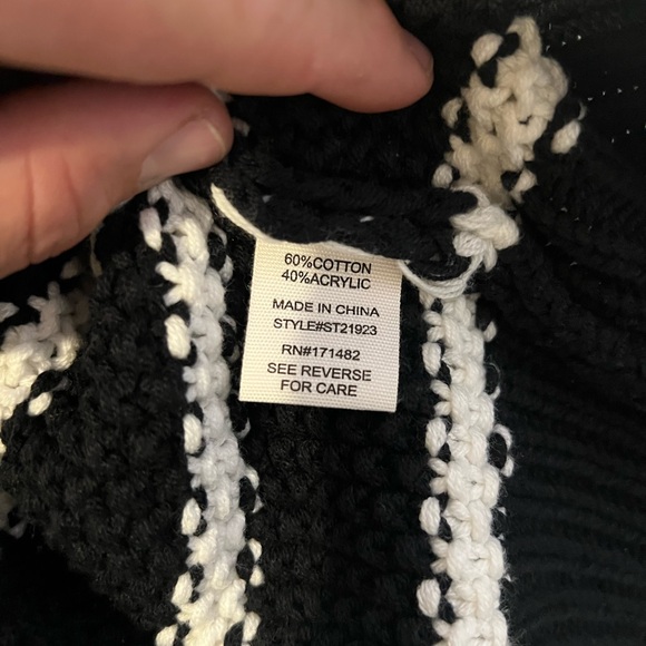 Jessica Simpson Striped Knit Vest Sweater Black White Sleeveless Crew Neck Sz L - Picture 4 of 4